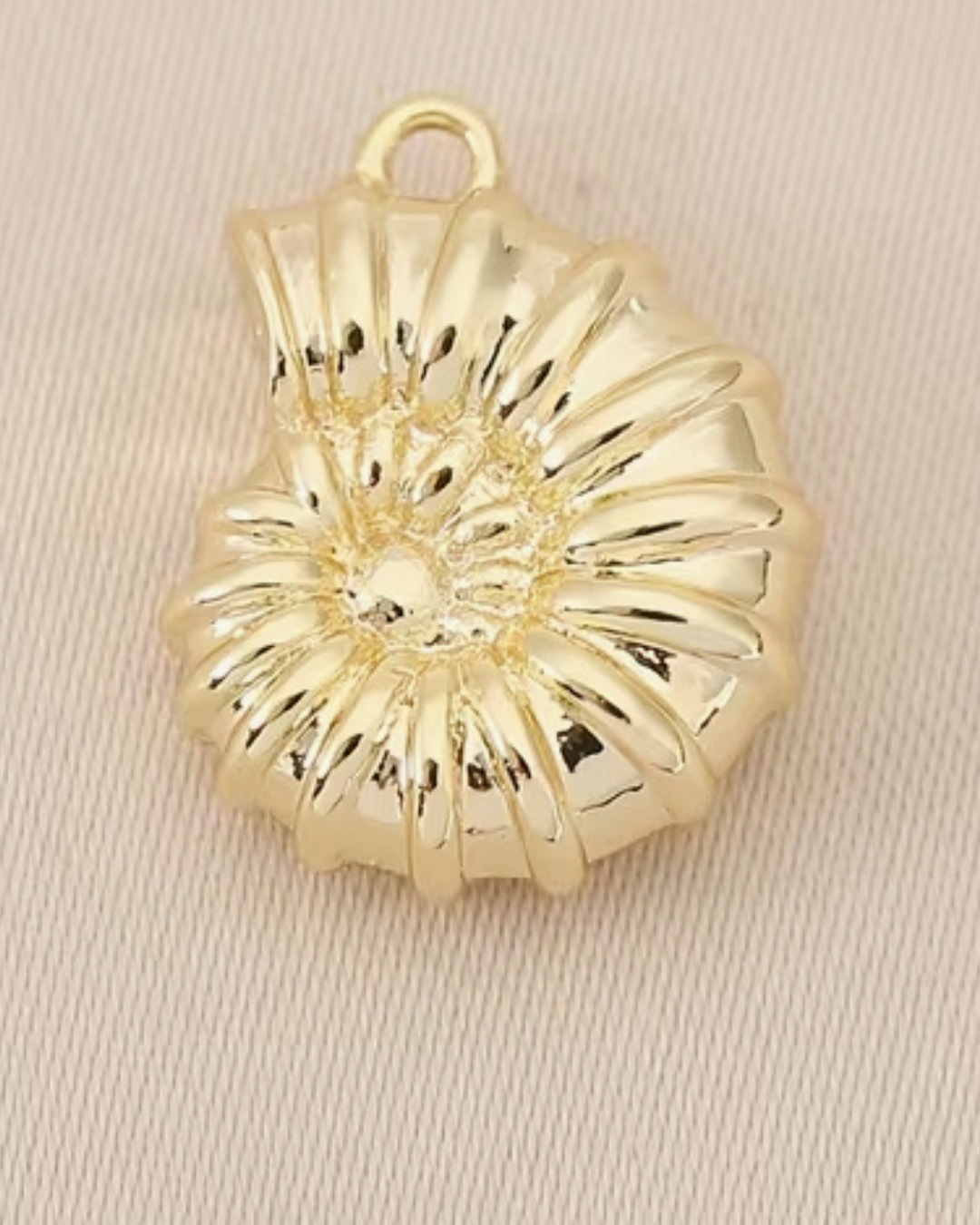 Schneckenhaus- Charm Gold