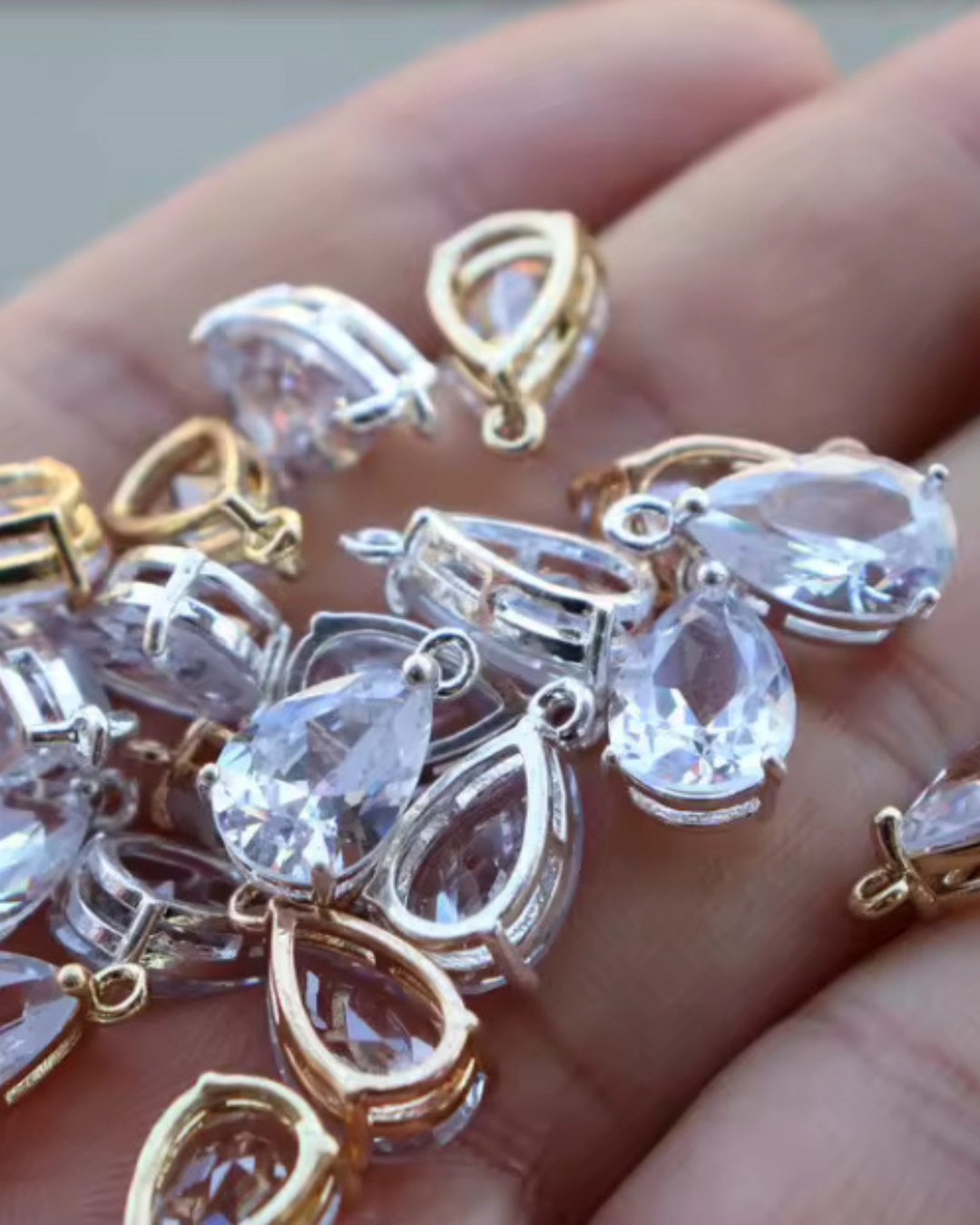 Kristalltropfen- Charm Silber + Gold