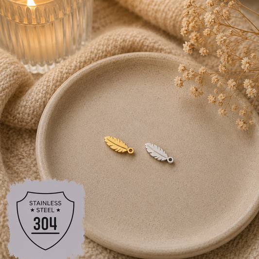 EDELSTAHL- Feder - Charm Silber + Gold