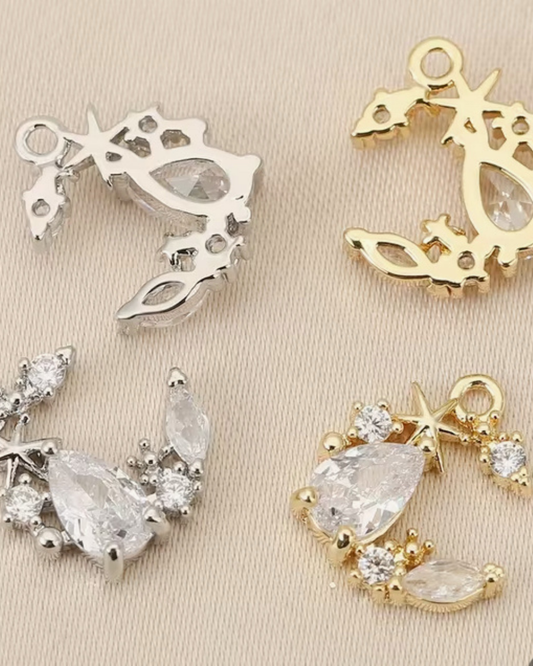Glitzer Mond- Charm Silber + Gold