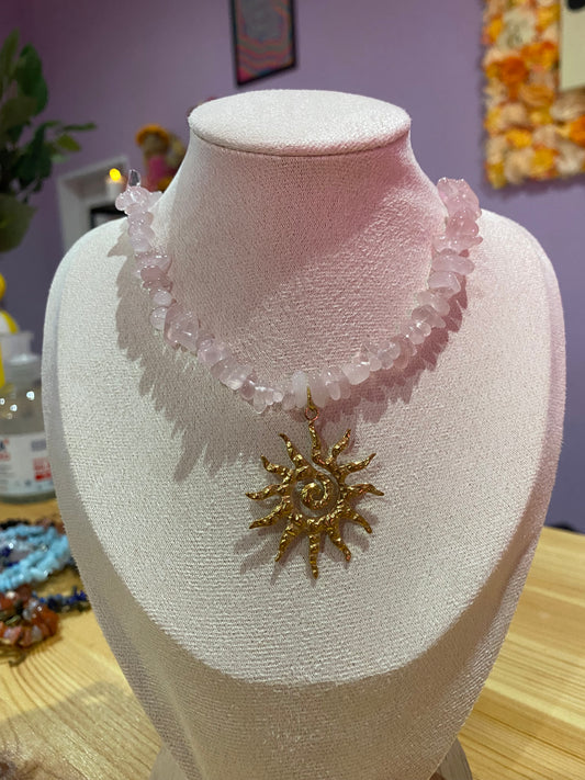 AURALINE Kette- „Rose Quartz Sun 💗☀️🔆 “